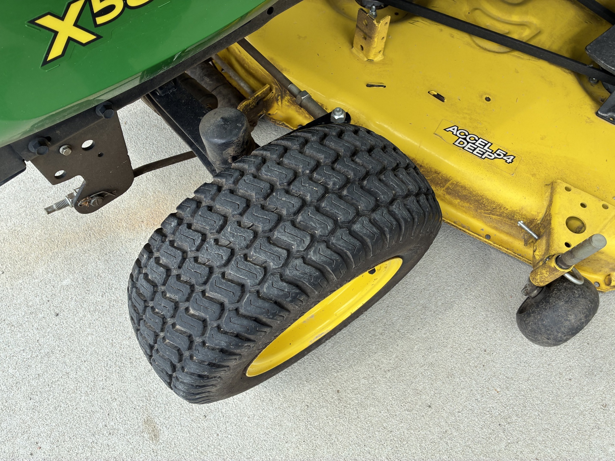 2021 John Deere X580 Lawn Mower