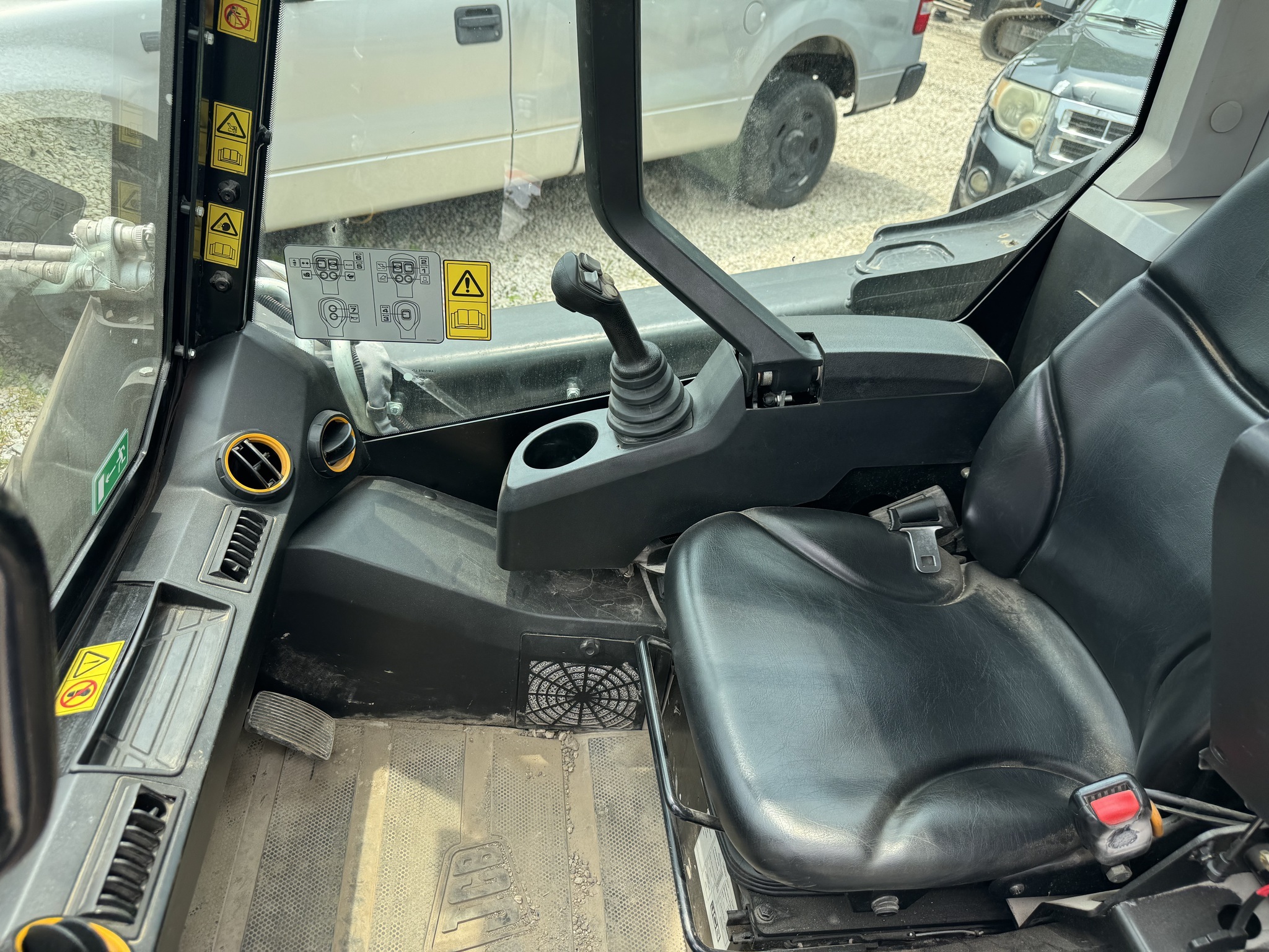2022 JCB 270T Loader and Skid Steer Attachment