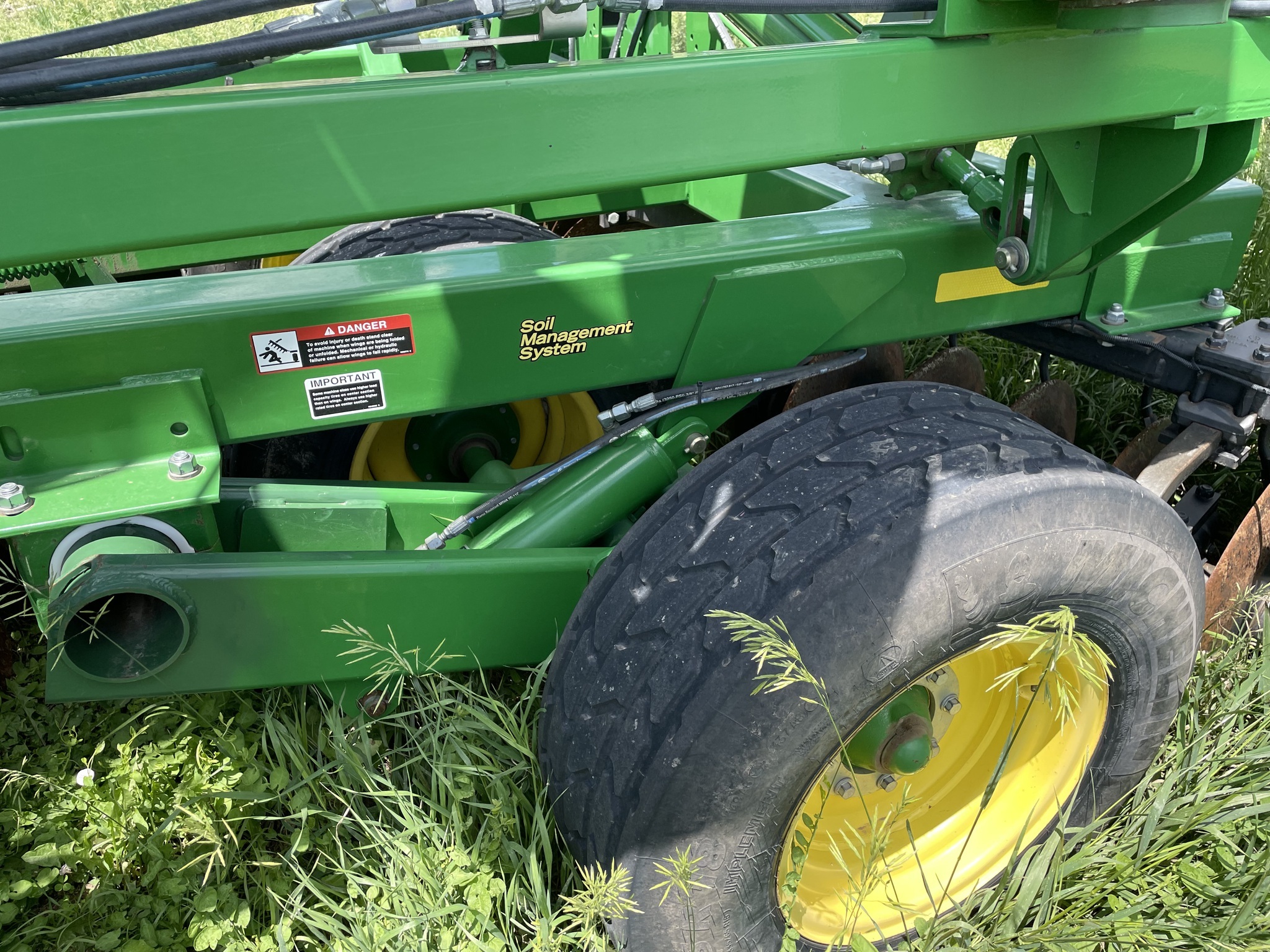 2011 John Deere 637 Disk