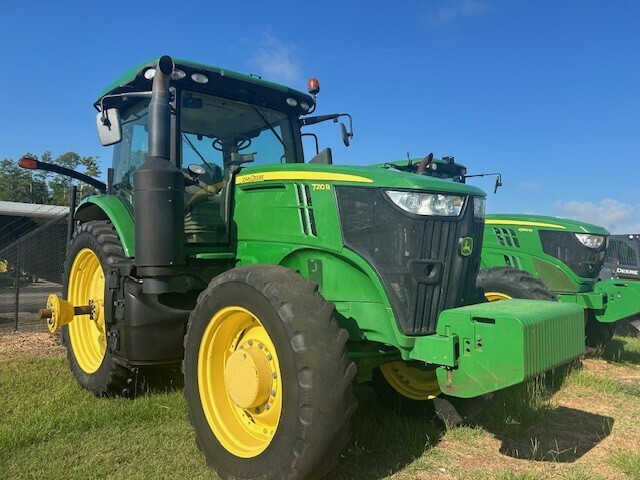 2015 John Deere 7210R Tractor