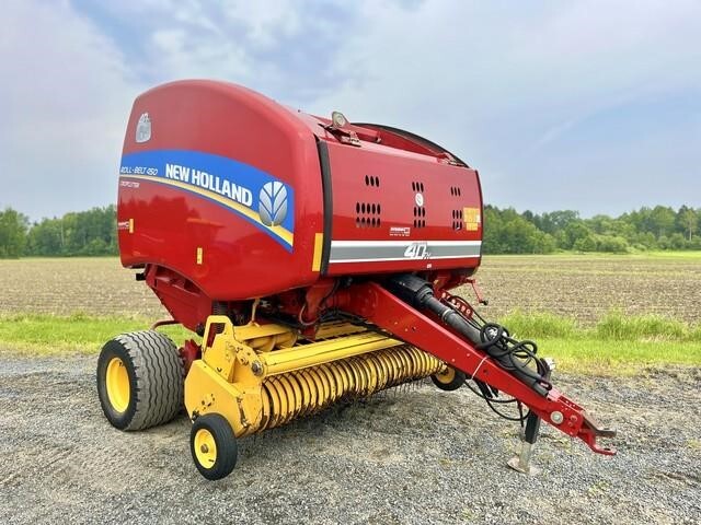 2015 New Holland Roll-Belt 450 Round Baler
