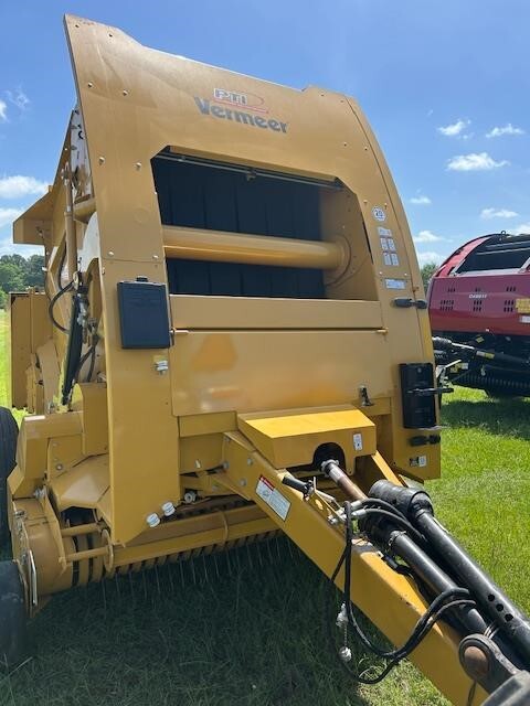 2022 Vermeer 604R CLASSIC Round Baler