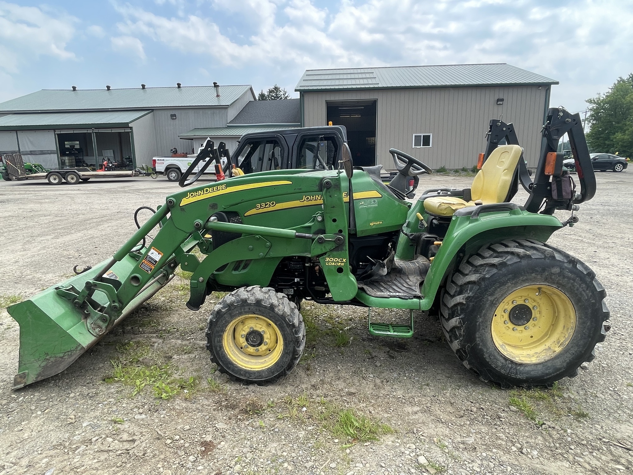 2011 John Deere 3320 Tractor