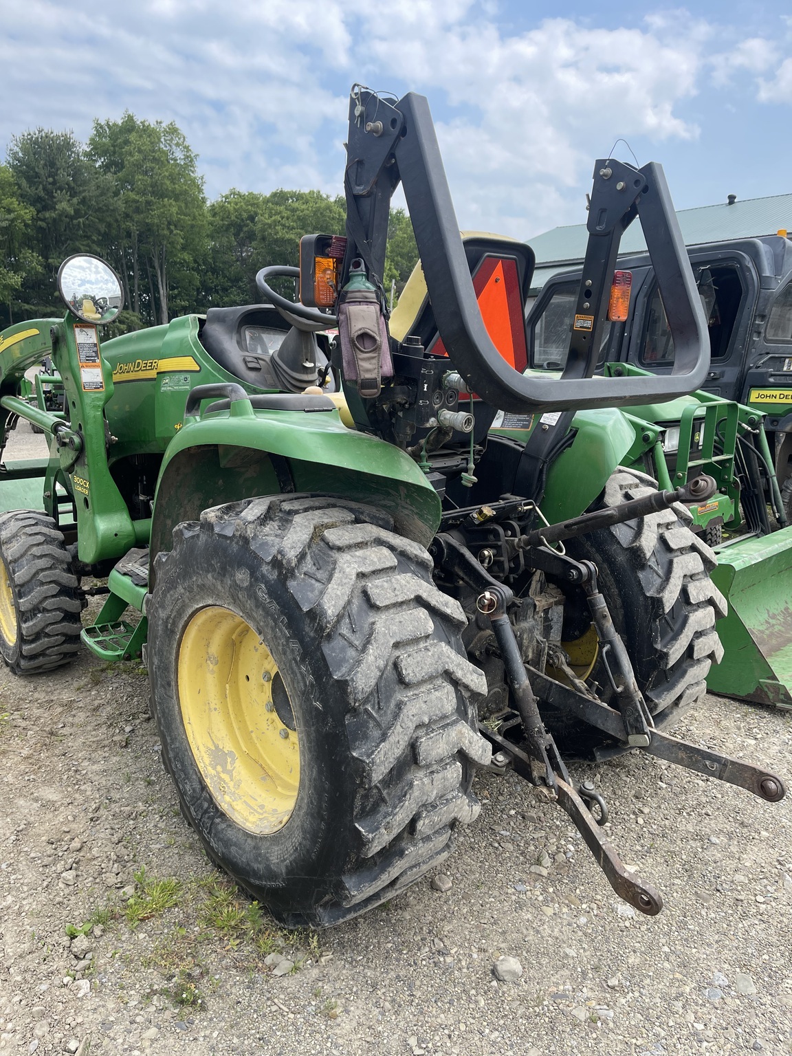 2011 John Deere 3320 Tractor