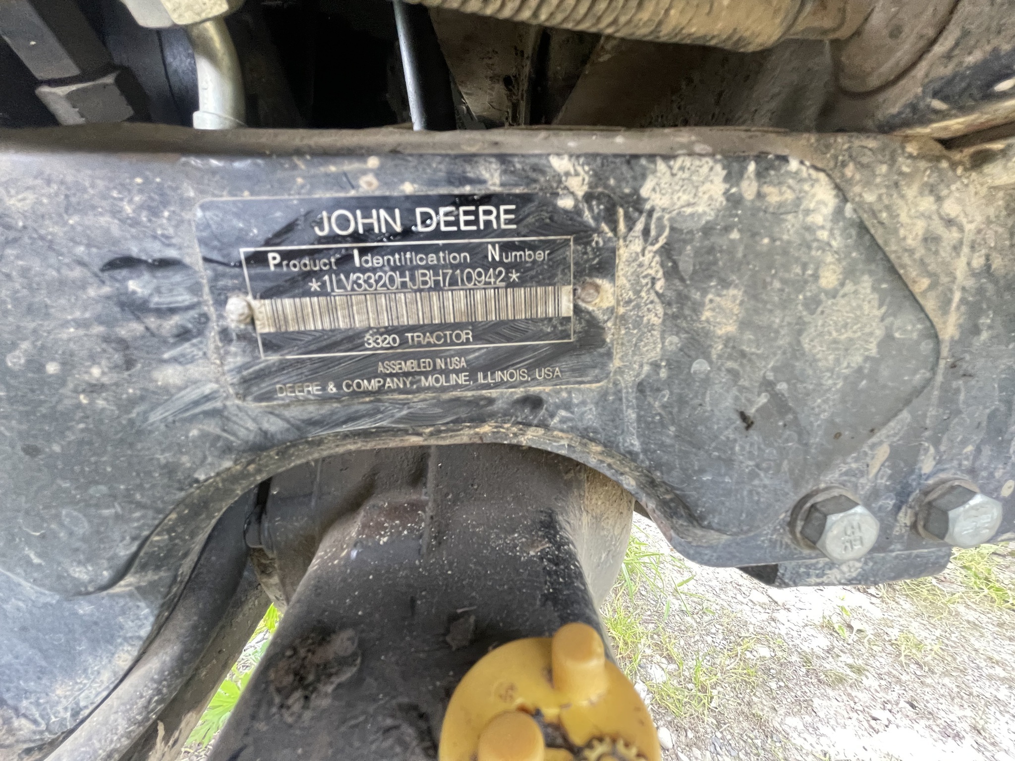 2011 John Deere 3320 Tractor