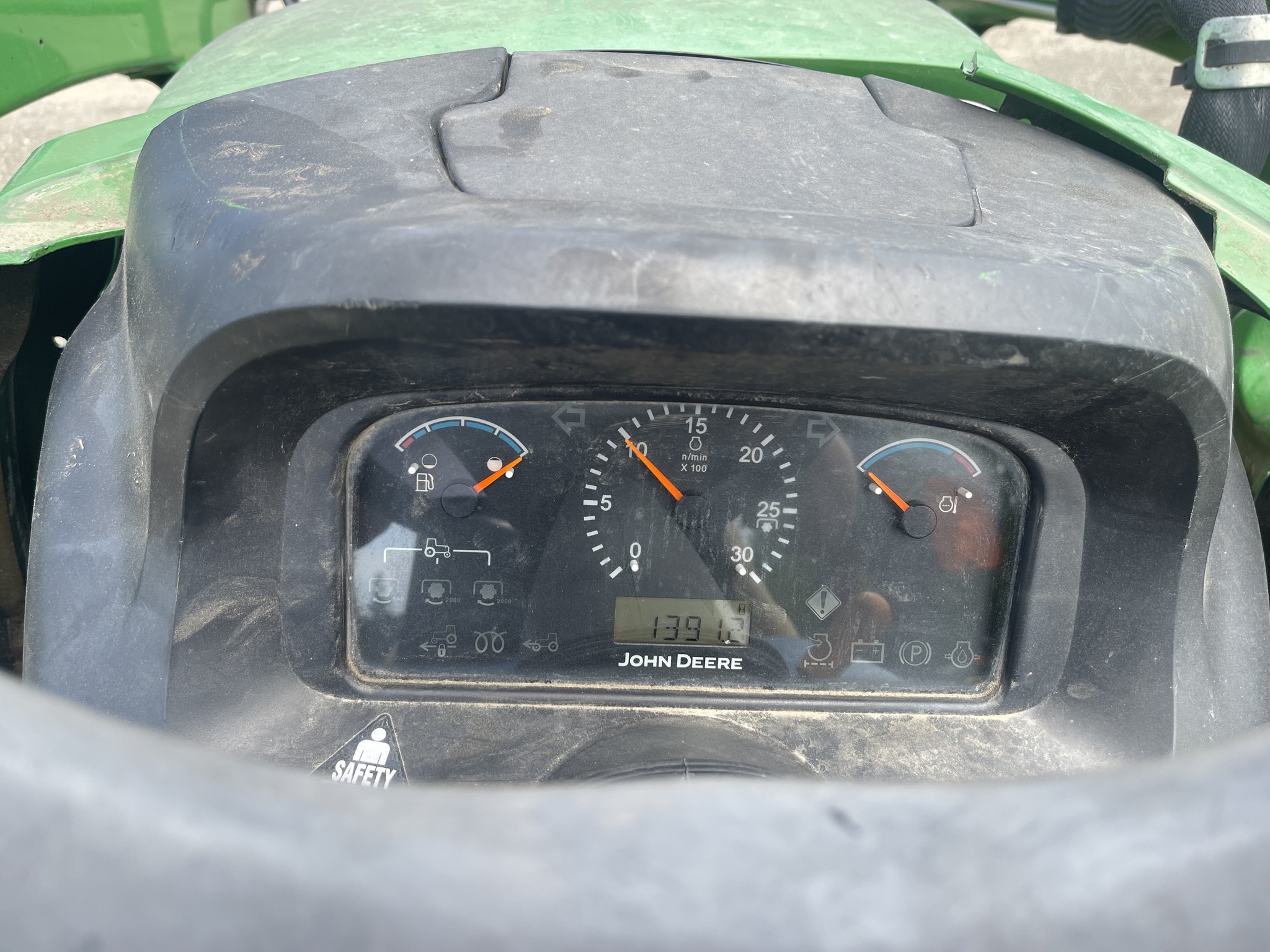 2011 John Deere 3320 Tractor