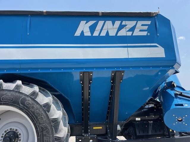 2014 Kinze 1100 Grain Cart