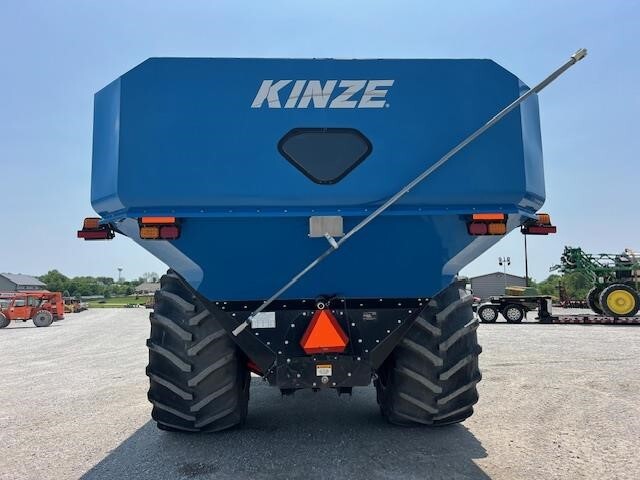 2014 Kinze 1100 Grain Cart
