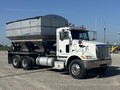 2009 Peterbilt 340 Semi Trucks/Trailer