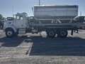 2009 Peterbilt 340 Semi Trucks/Trailer
