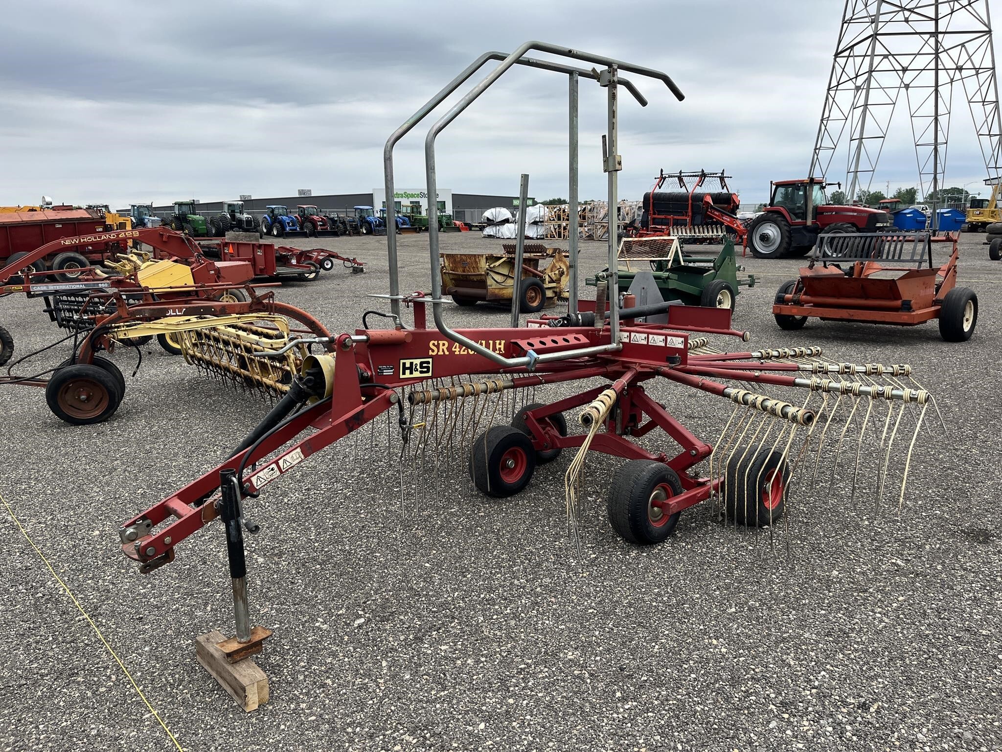 2016 H & S RR420 Rake