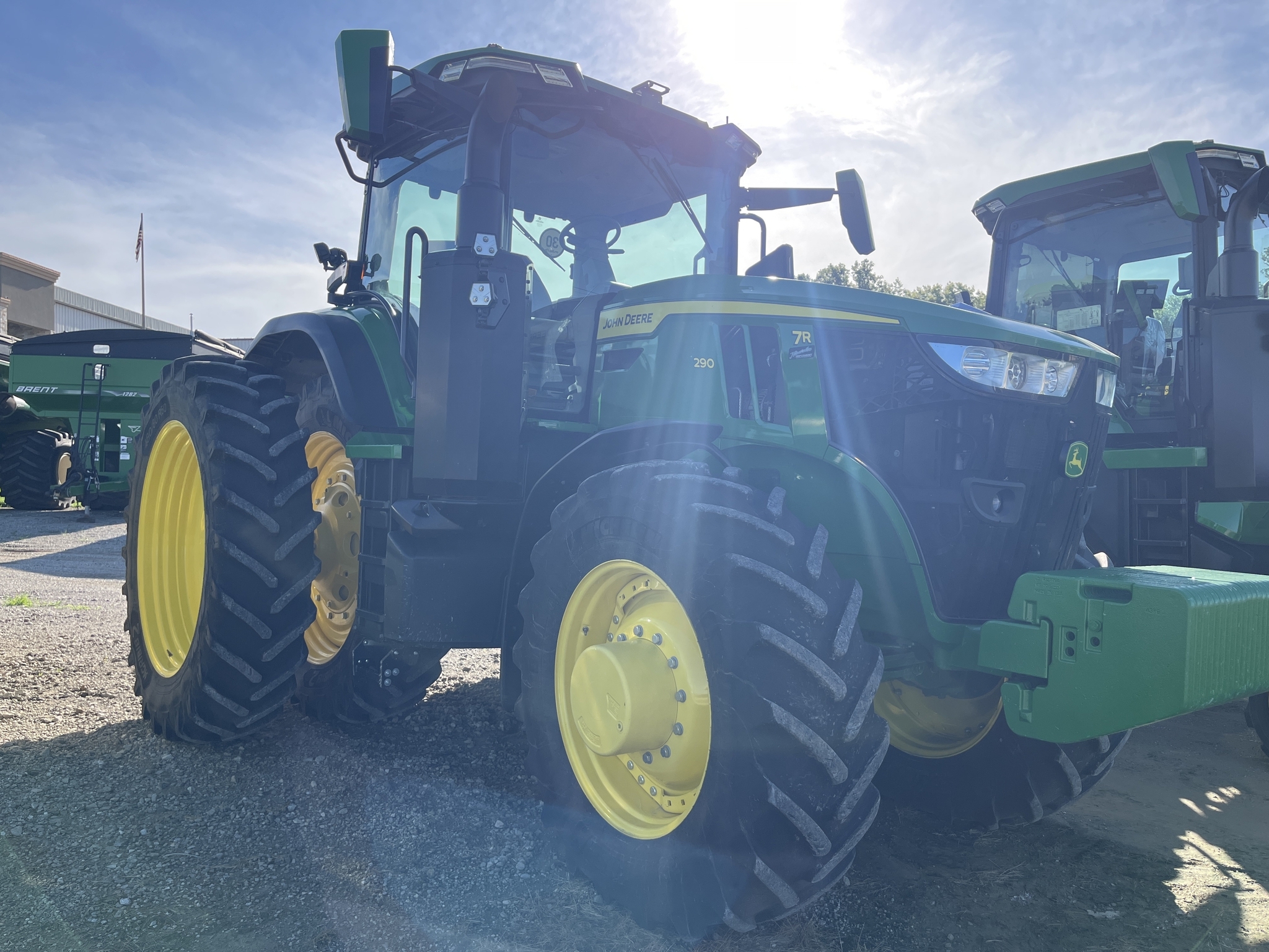 2023 John Deere 7R 290 Tractor