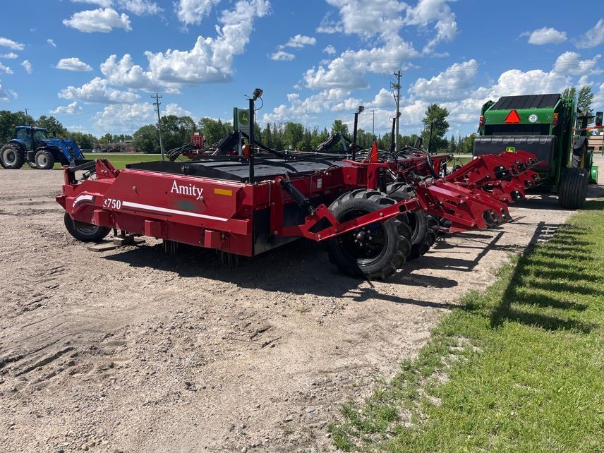 2022 Amity 3750 Beet Equipment