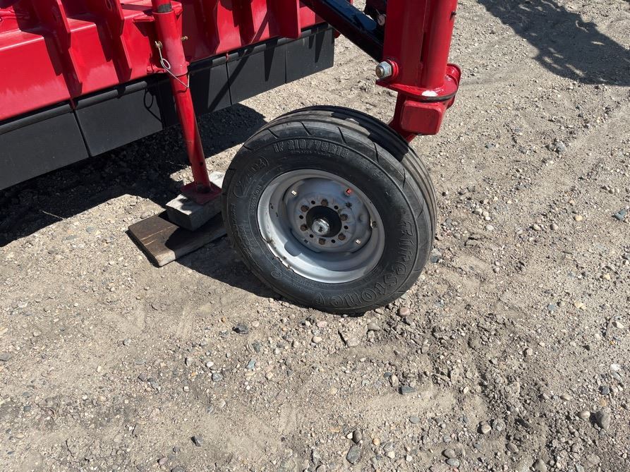 2022 Amity 3750 Beet Equipment