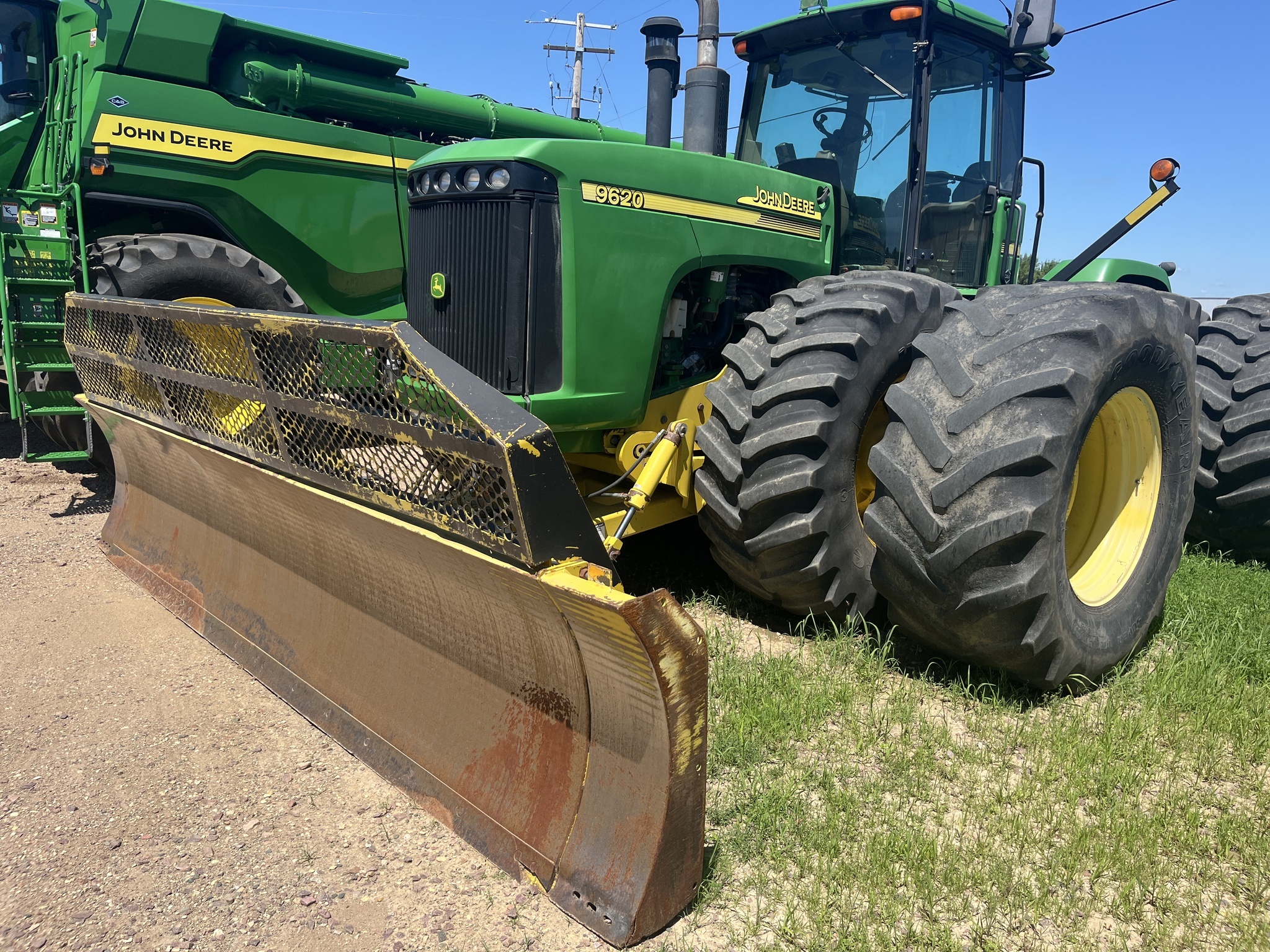 2006 John Deere 9620 Tractor