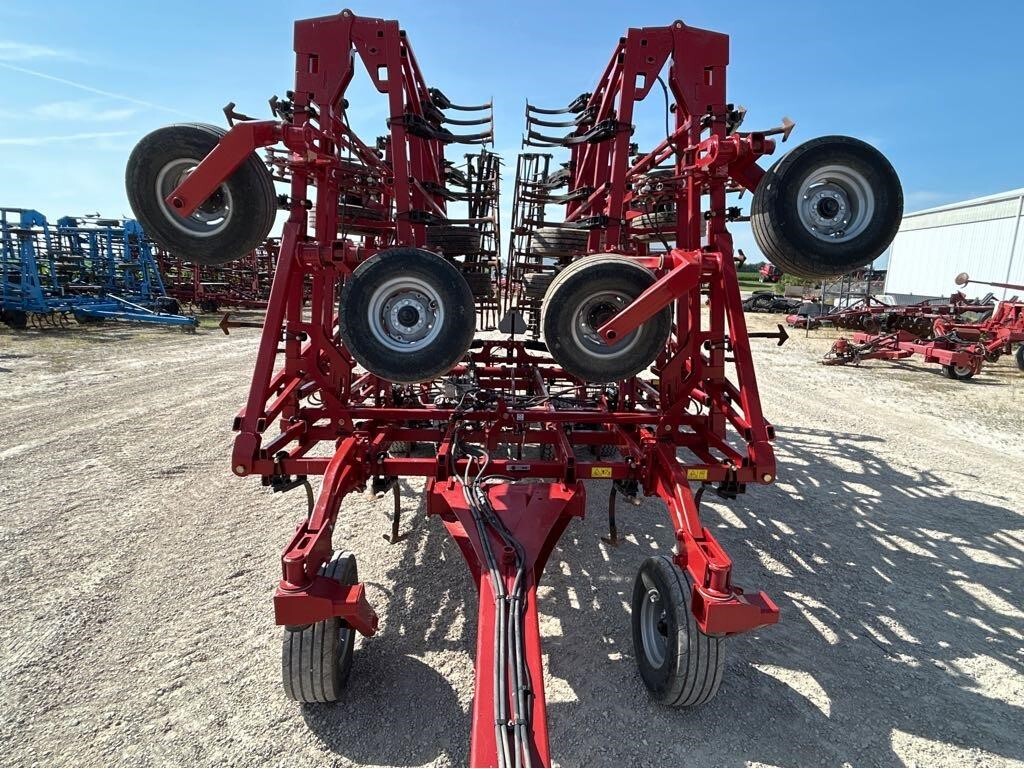 2017 Case IH Tiger-Mate 255 Field Cultivator