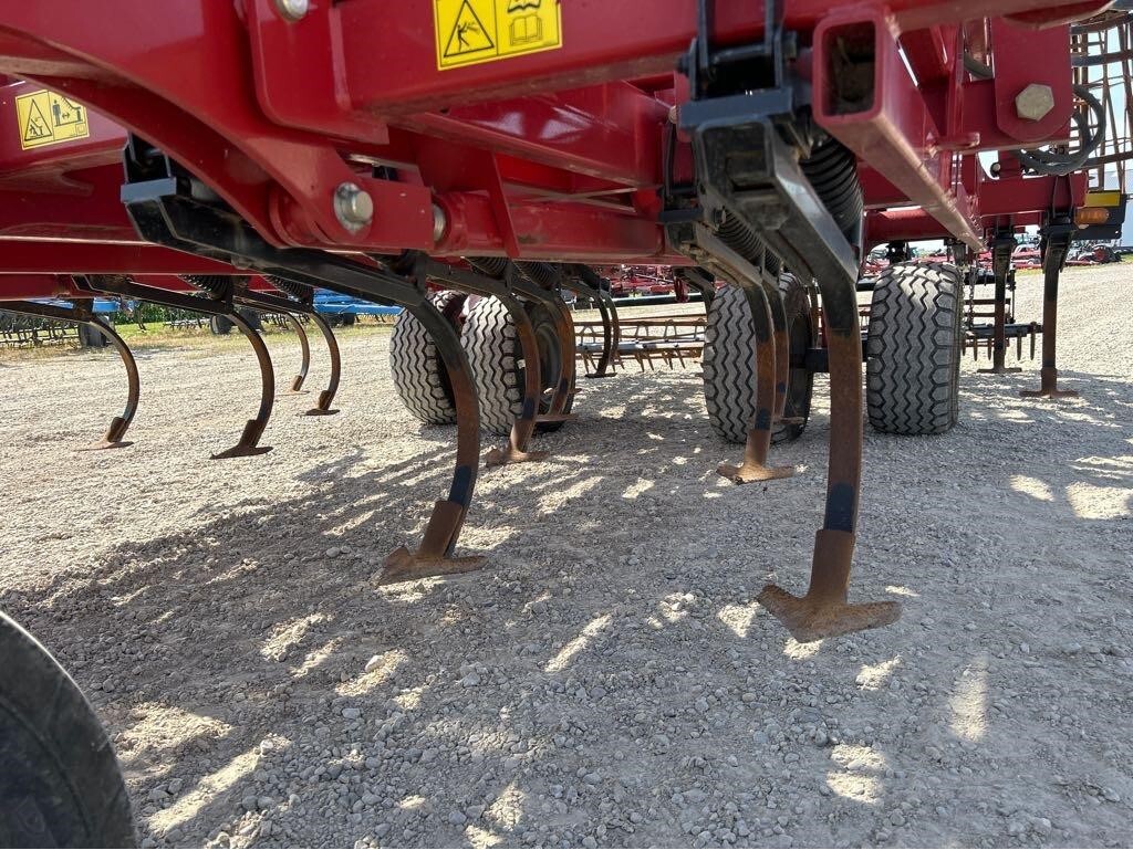 2017 Case IH Tiger-Mate 255 Field Cultivator