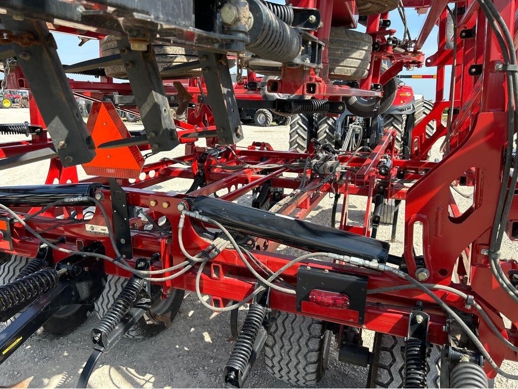 2017 Case IH Tiger-Mate 255 Field Cultivator