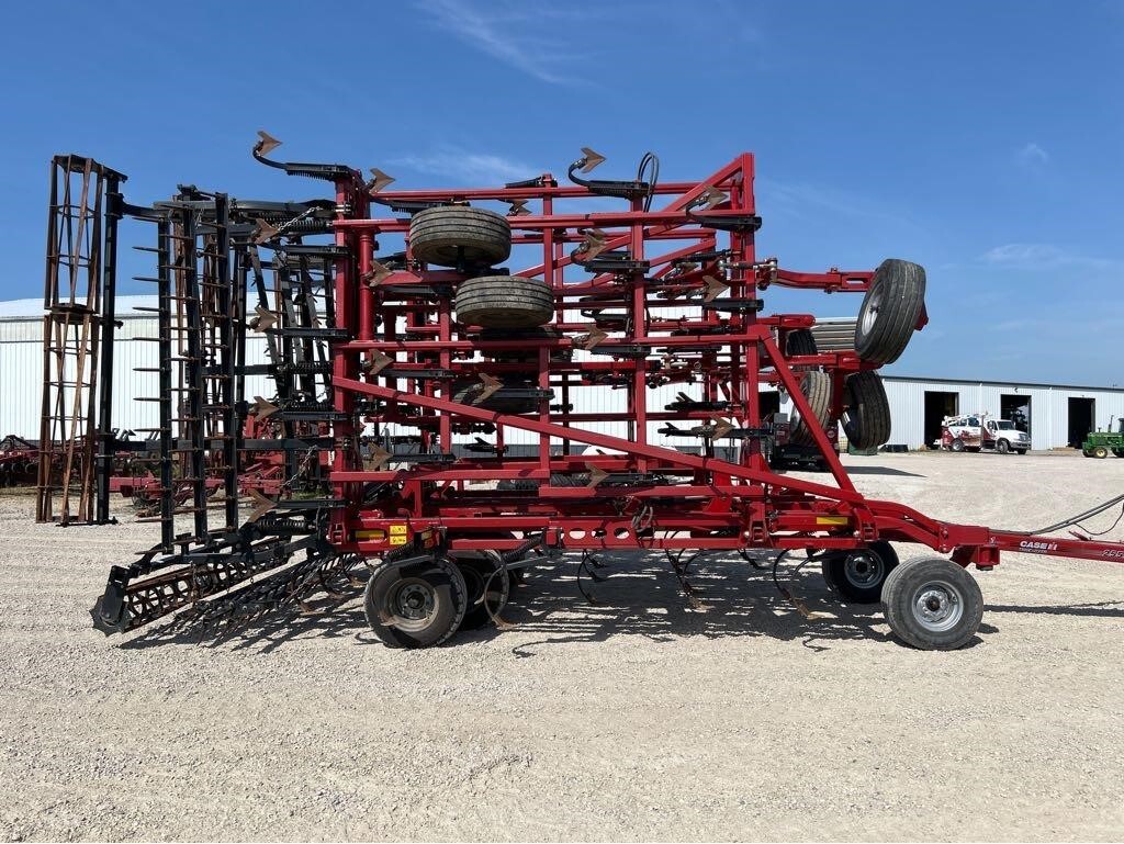 2017 Case IH Tiger-Mate 255 Field Cultivator