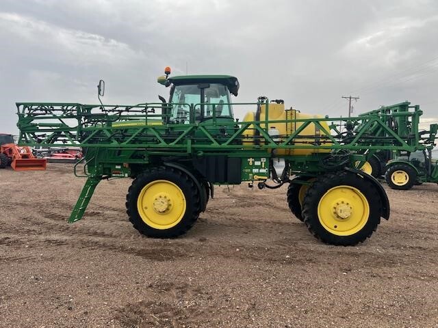 2017 John Deere R4023 Self-Propelled Sprayer