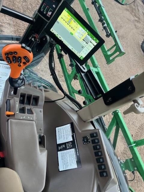 2017 John Deere R4023 Self-Propelled Sprayer