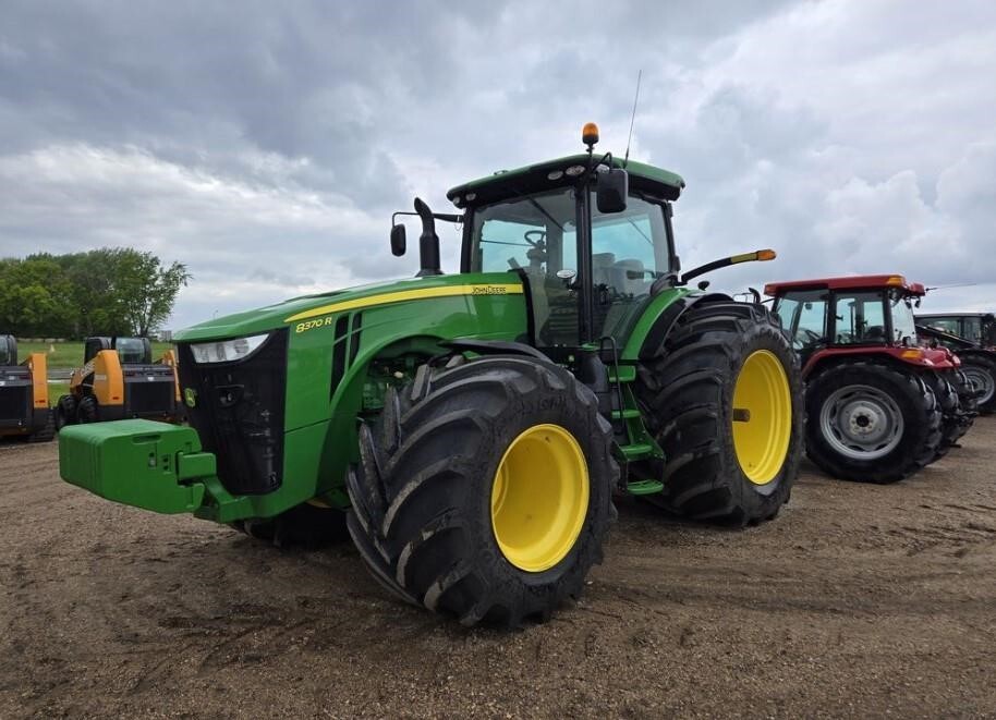 2019 John Deere 8370R Tractor