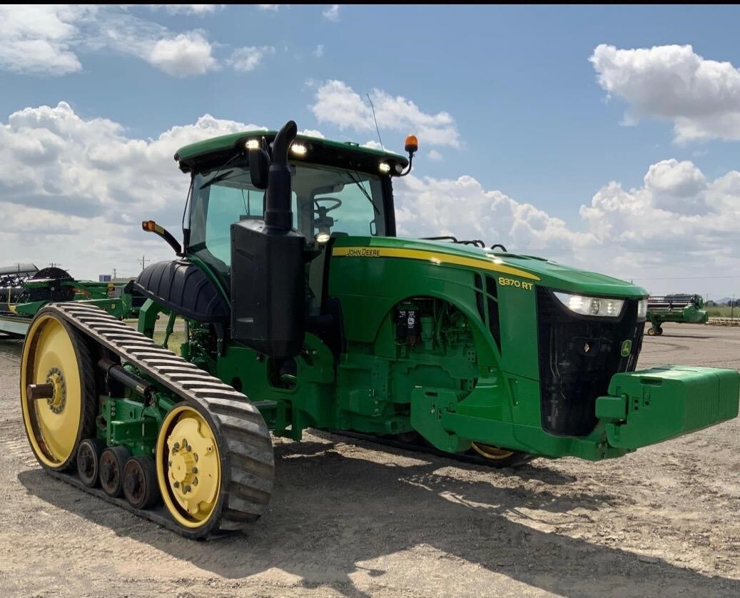 2016 John Deere 8370RT Tractor