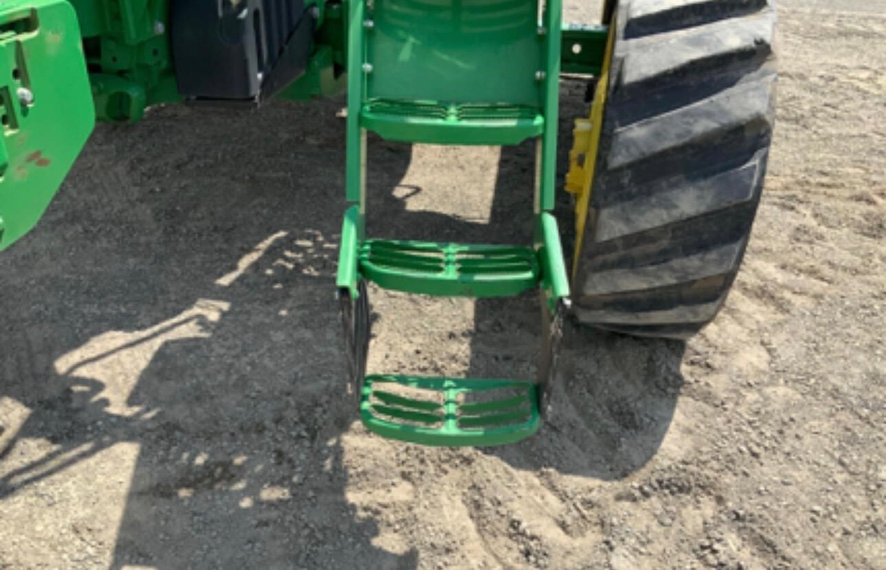 2016 John Deere 8370RT Tractor