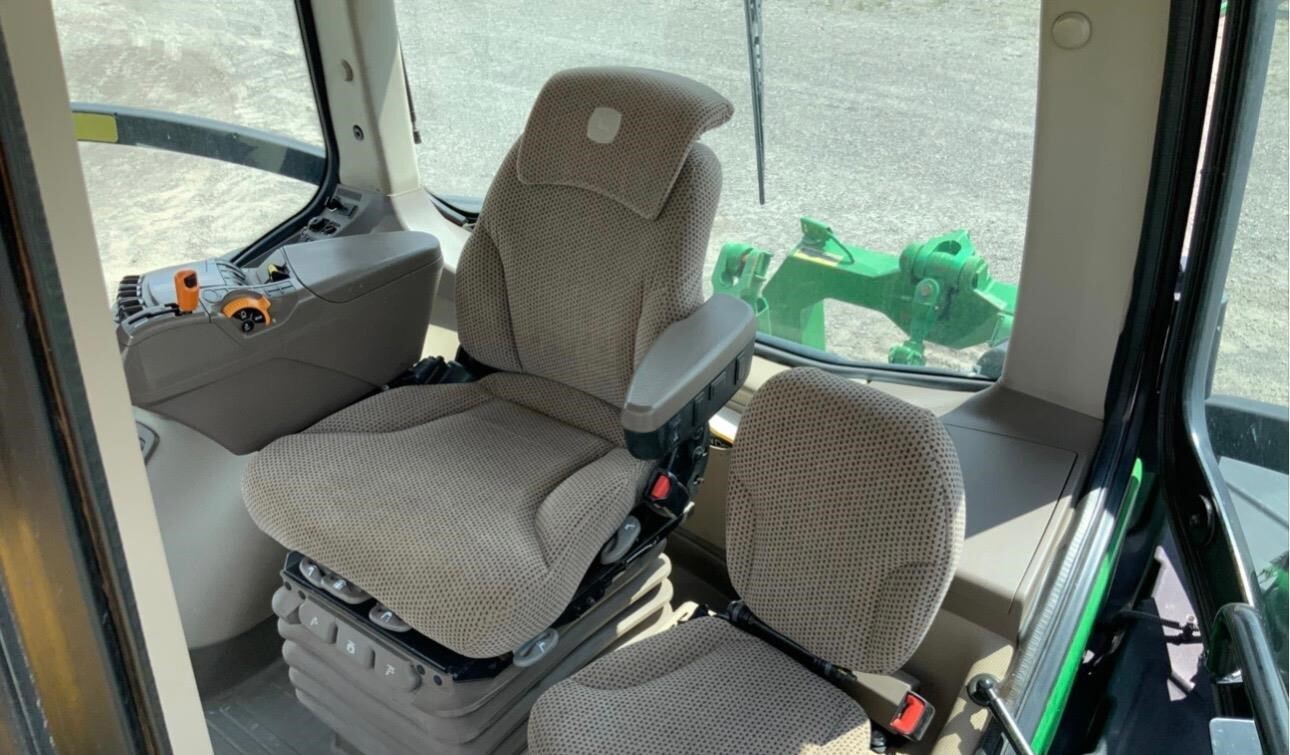 2016 John Deere 8370RT Tractor