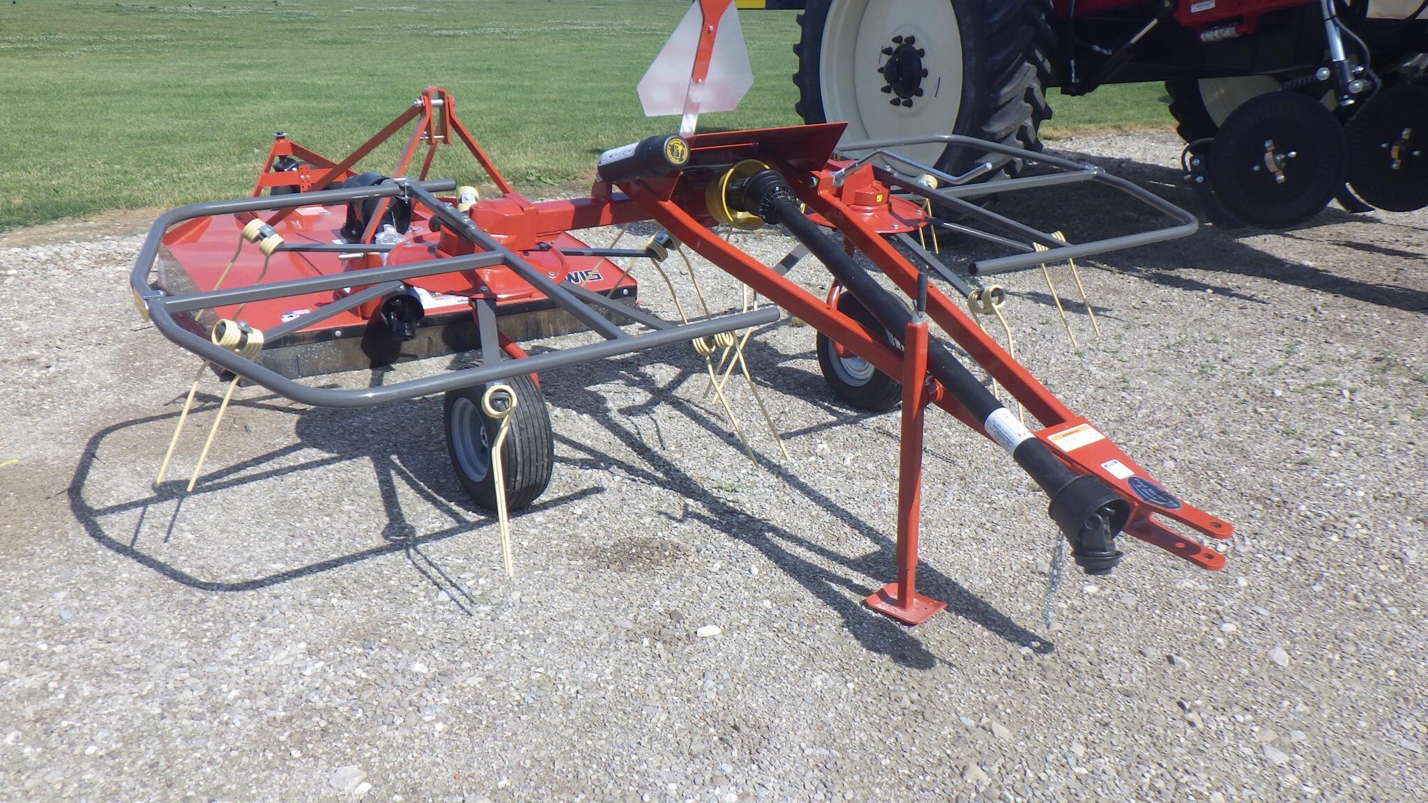 2025 Rhino PT207 Tedder