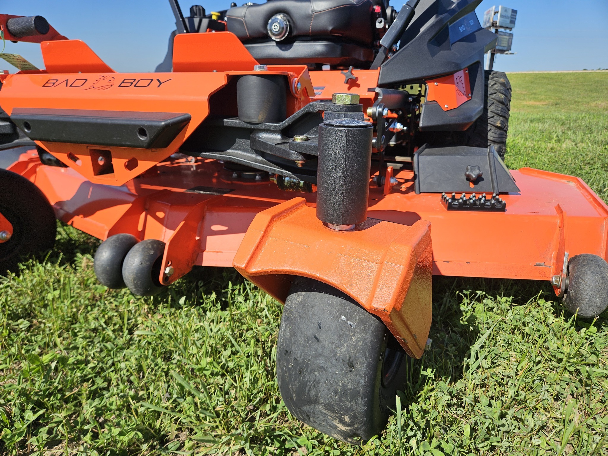 2024 Bad Boy ROGUE Lawn Mower