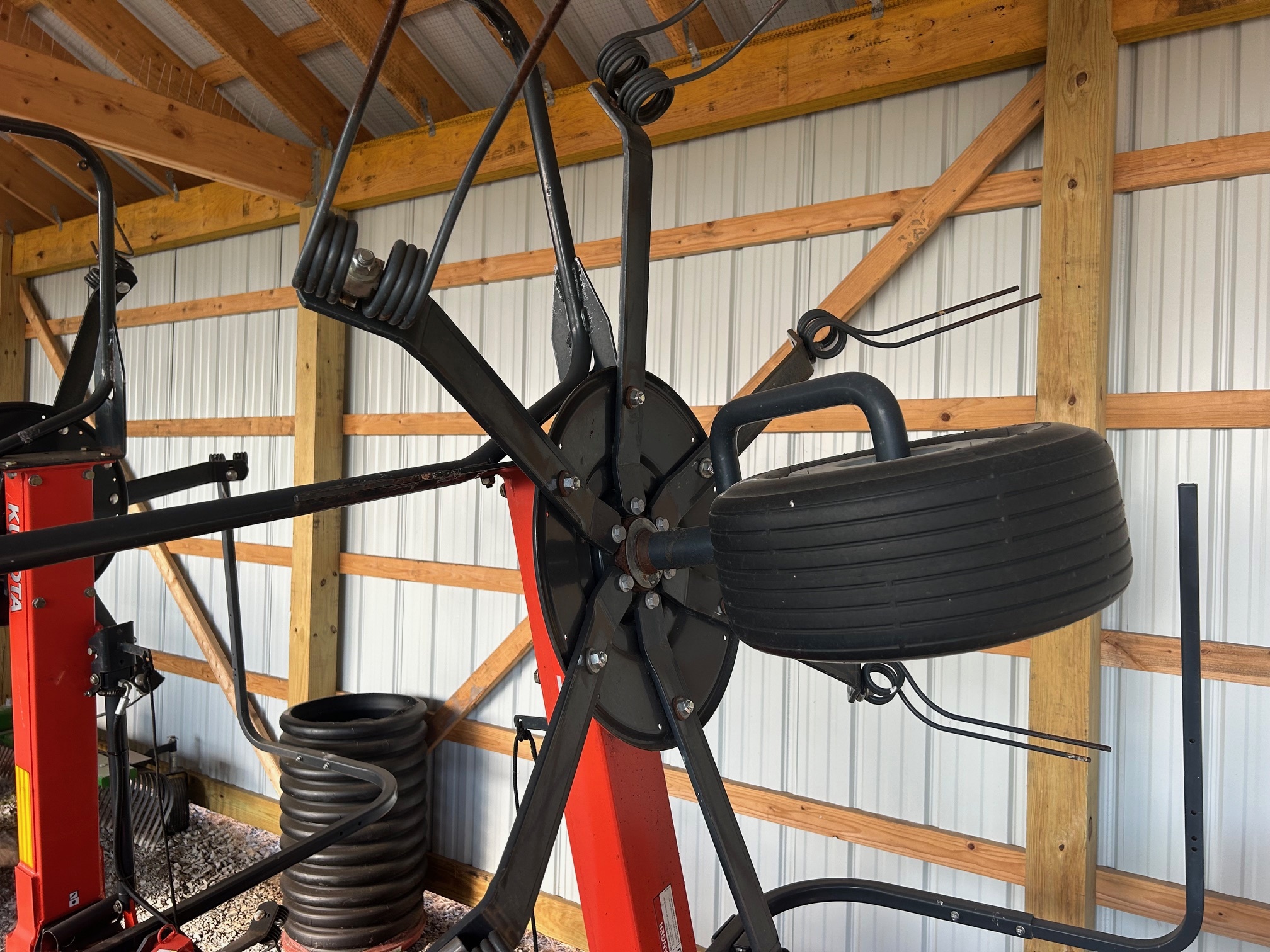  Kubota TE4052T Tedder