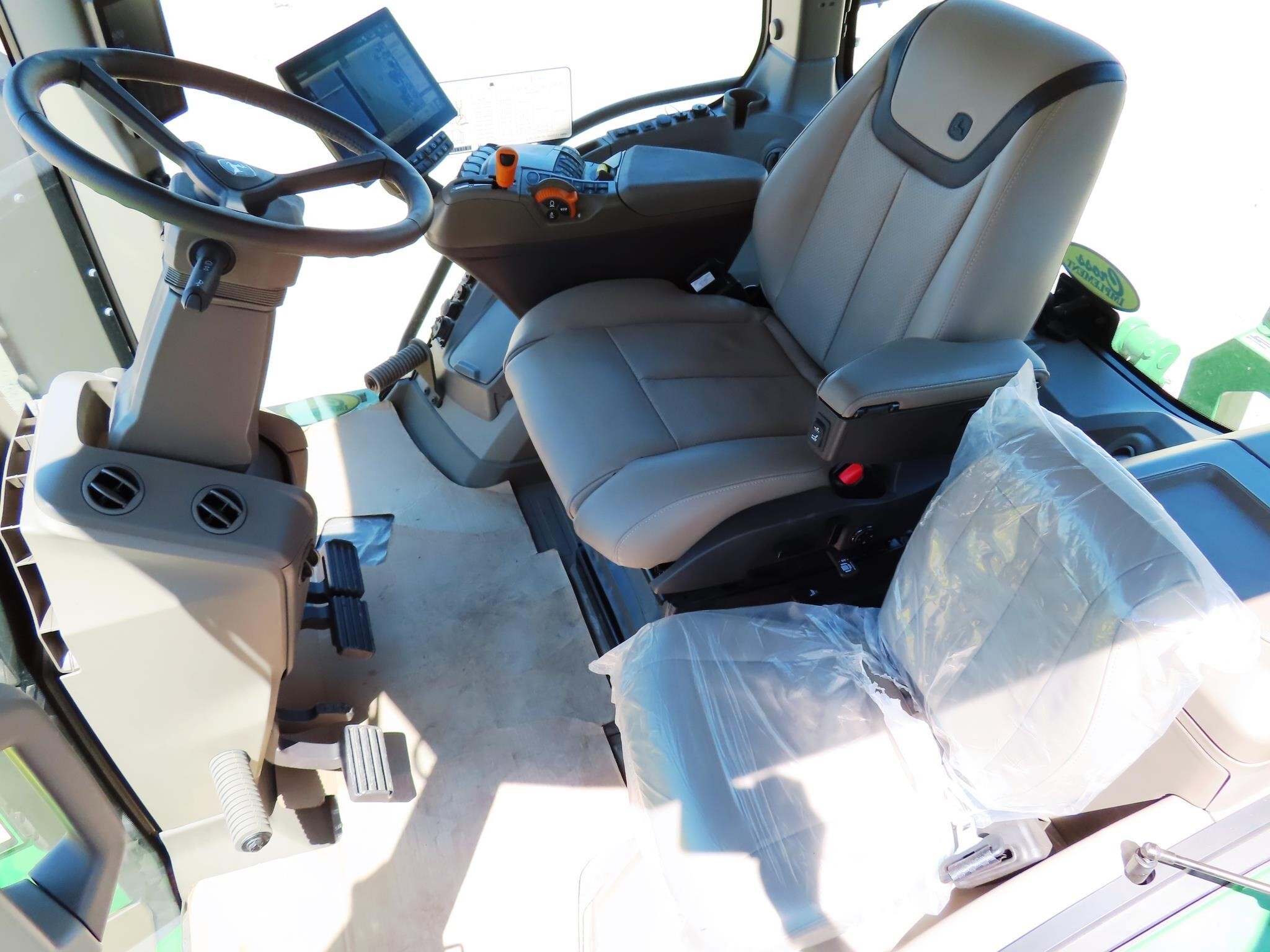 2024 John Deere 8RX 370 Tractor