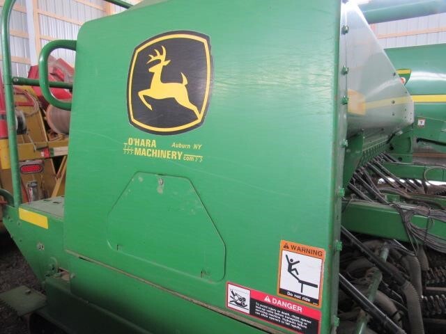  John Deere 1590 Drill