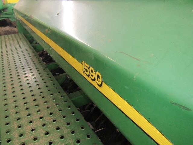  John Deere 1590 Drill