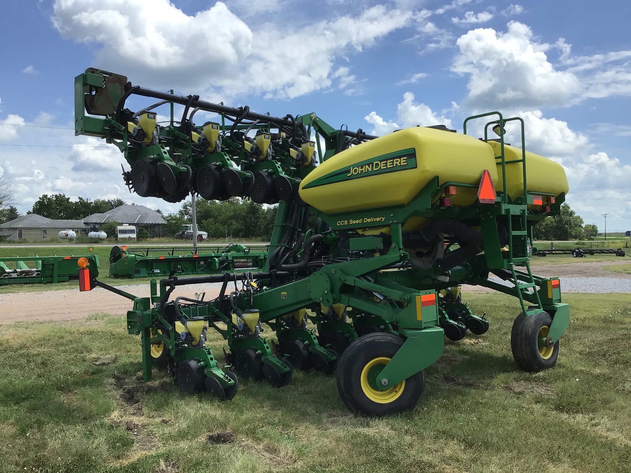 2012 John Deere 1720 CCS Planter