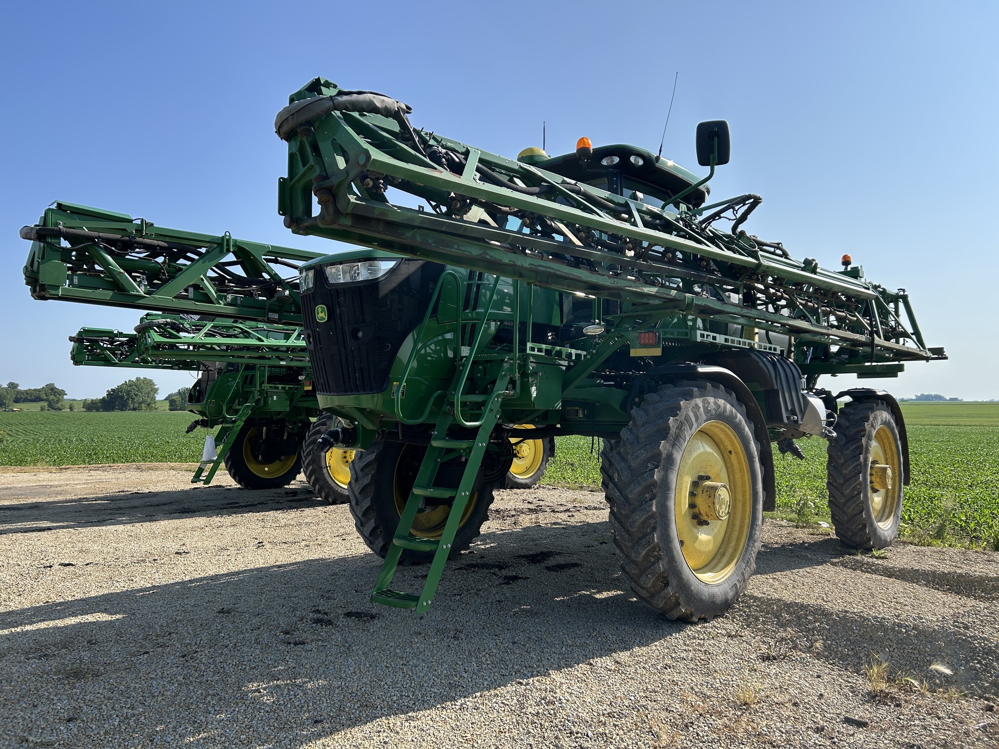 2017 John Deere R4038 Self-Propelled Sprayer