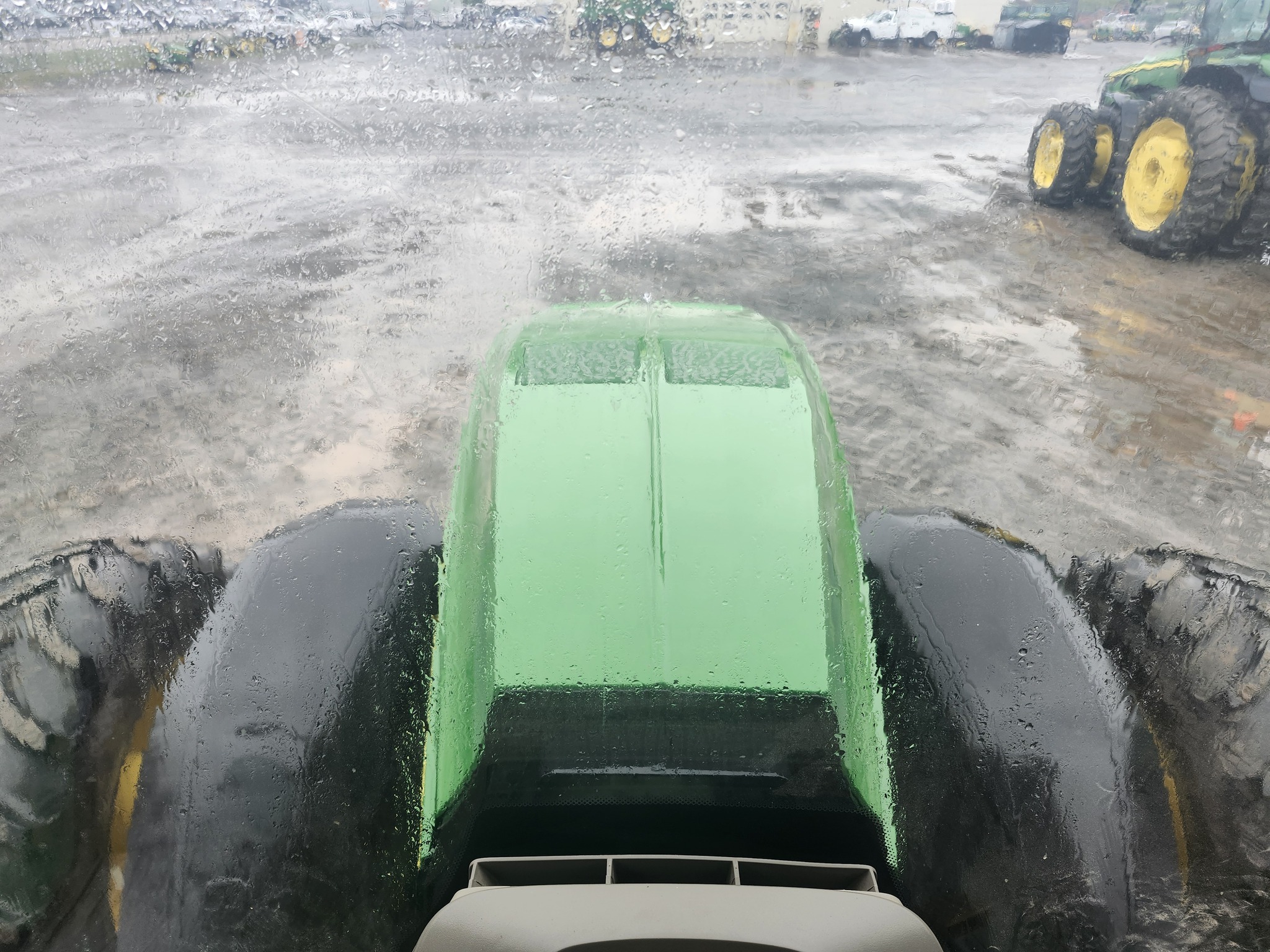 2022 John Deere 8R 370 Tractor