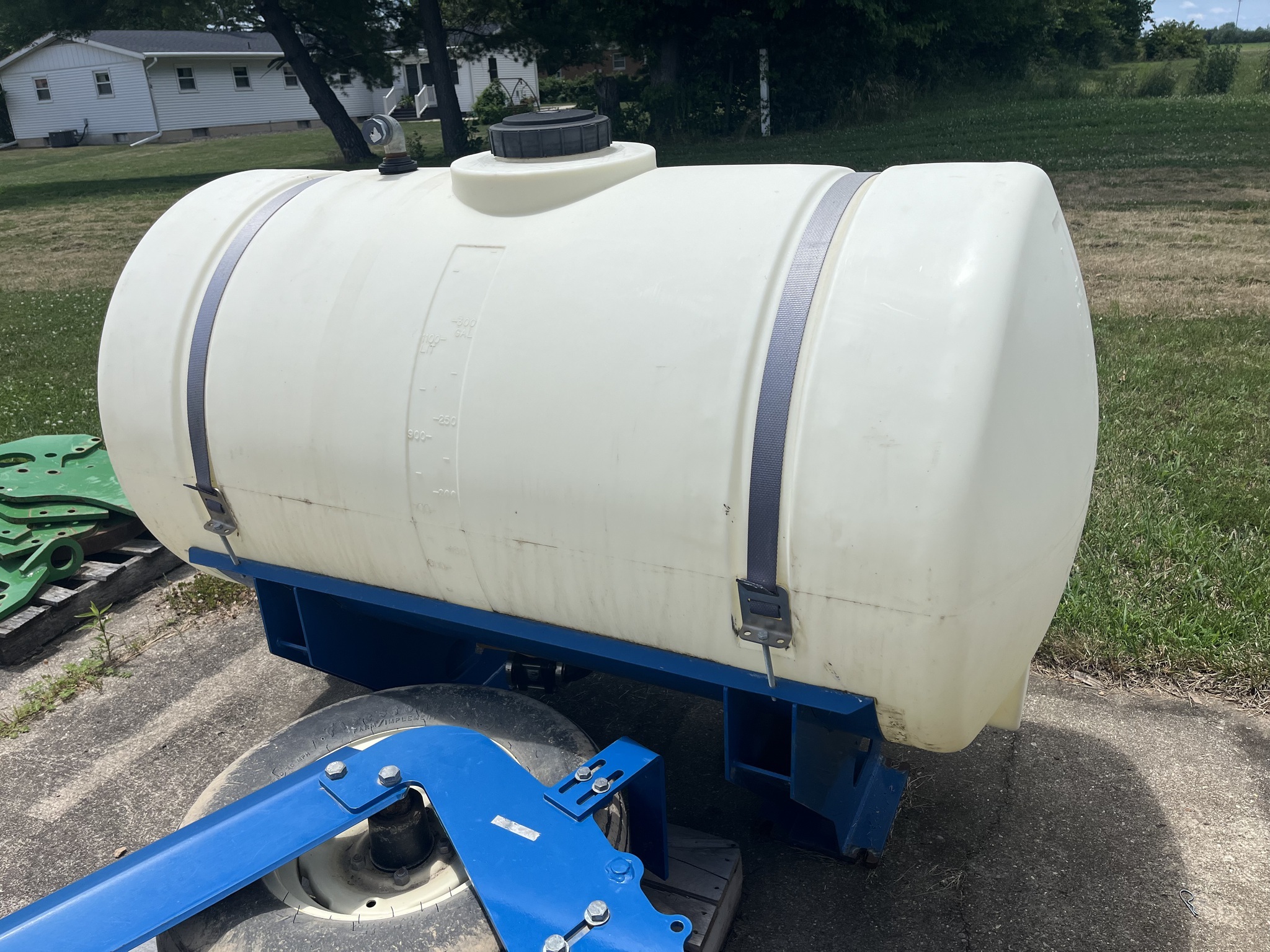  Kinze FERTILIZER SYSTEM Planter