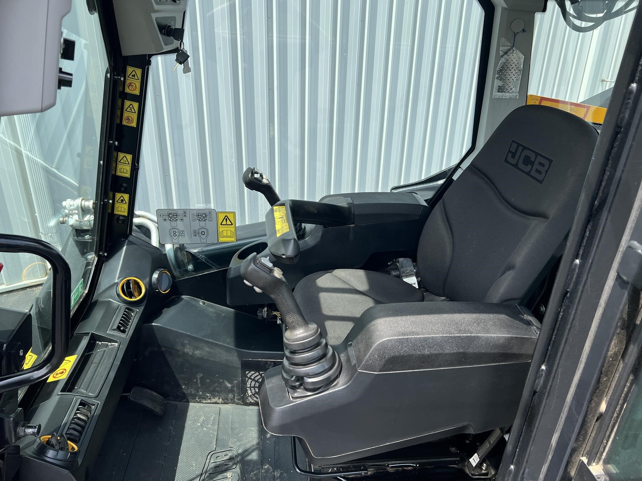 2022 JCB 270 Skid Steer