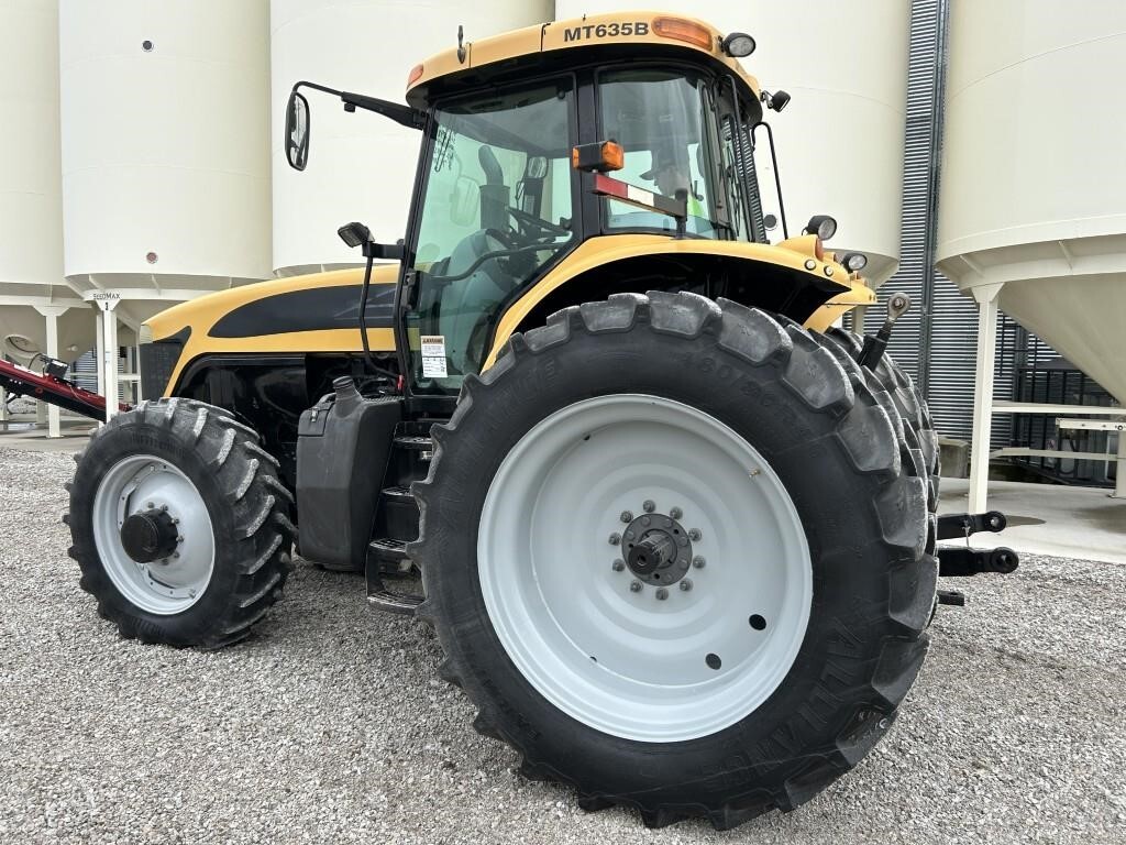 2005 Challenger MT635B Tractor