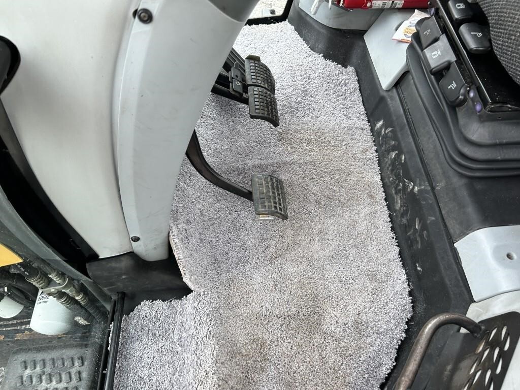 2005 Challenger MT635B Tractor