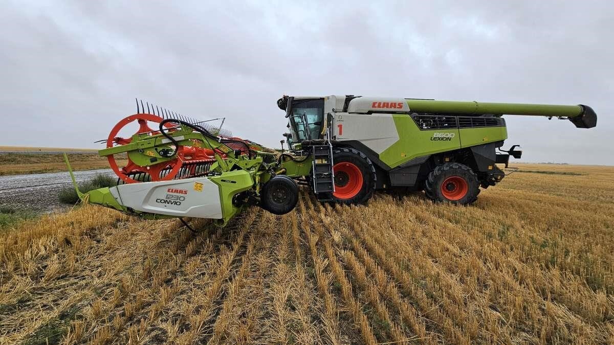 2023 Claas LEXION 8600 Combine