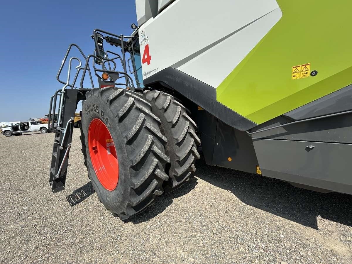 2023 Claas LEXION 8600 Combine