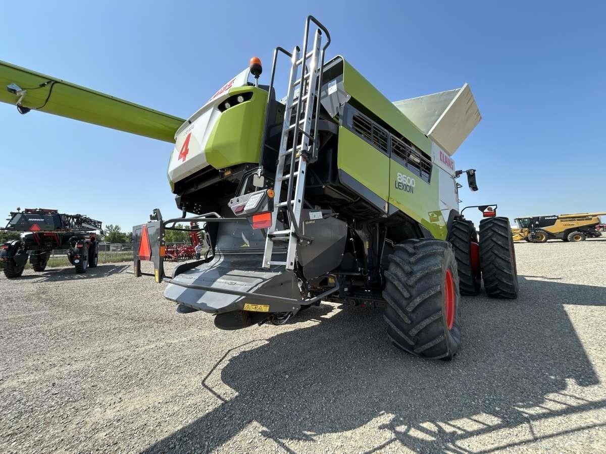 2023 Claas LEXION 8600 Combine
