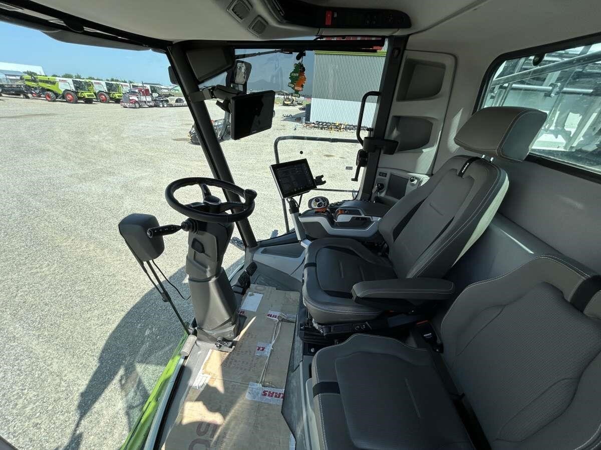 2023 Claas LEXION 8600 Combine