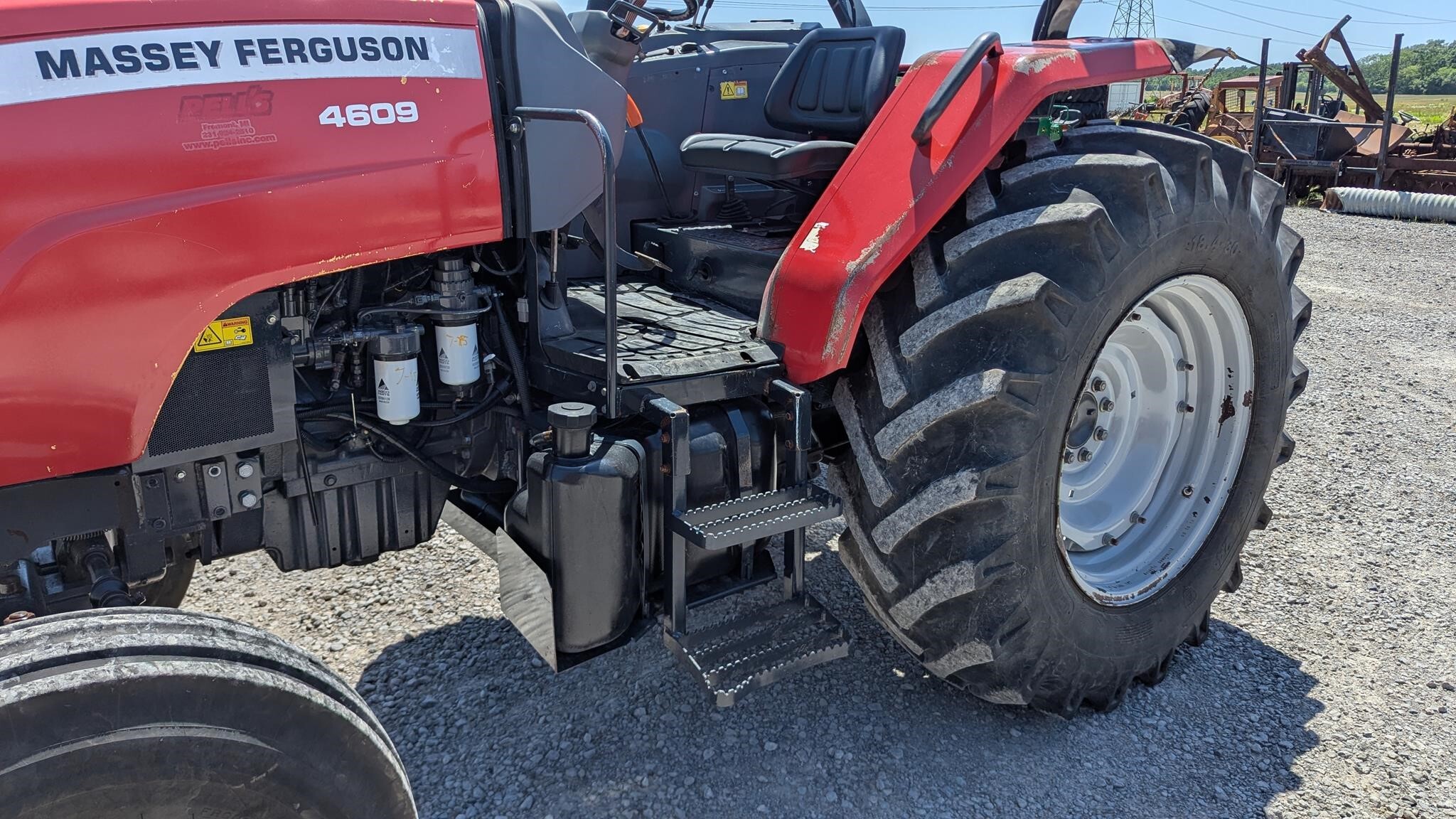  Massey Ferguson 4609 Tractor