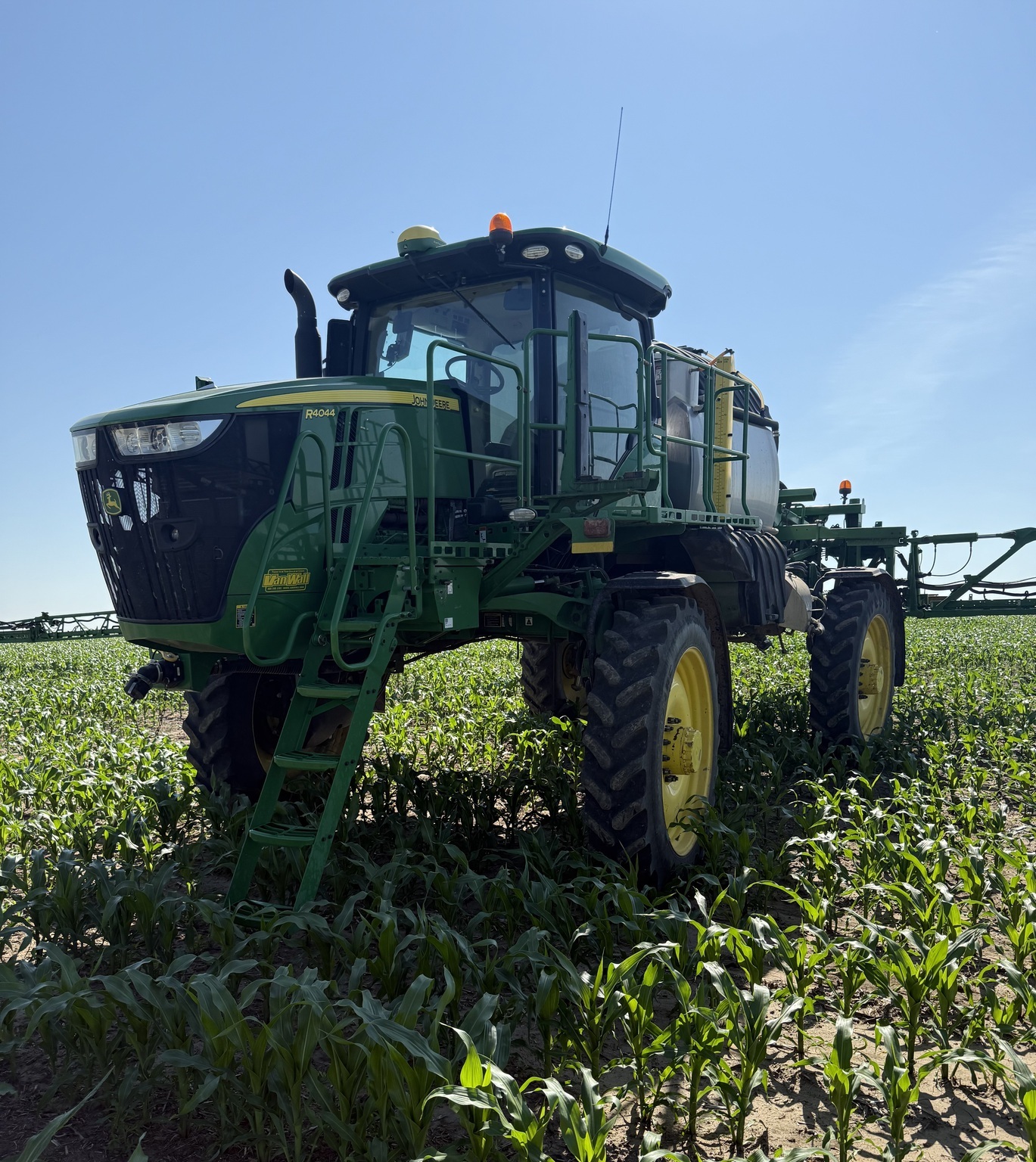 2021 John Deere R4044 Self-Propelled Sprayer - $339,900 | Machinery Pete