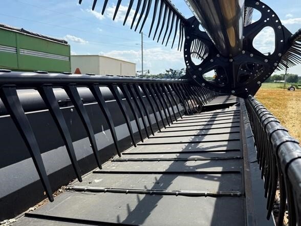 2019 MacDon FD140 Platform