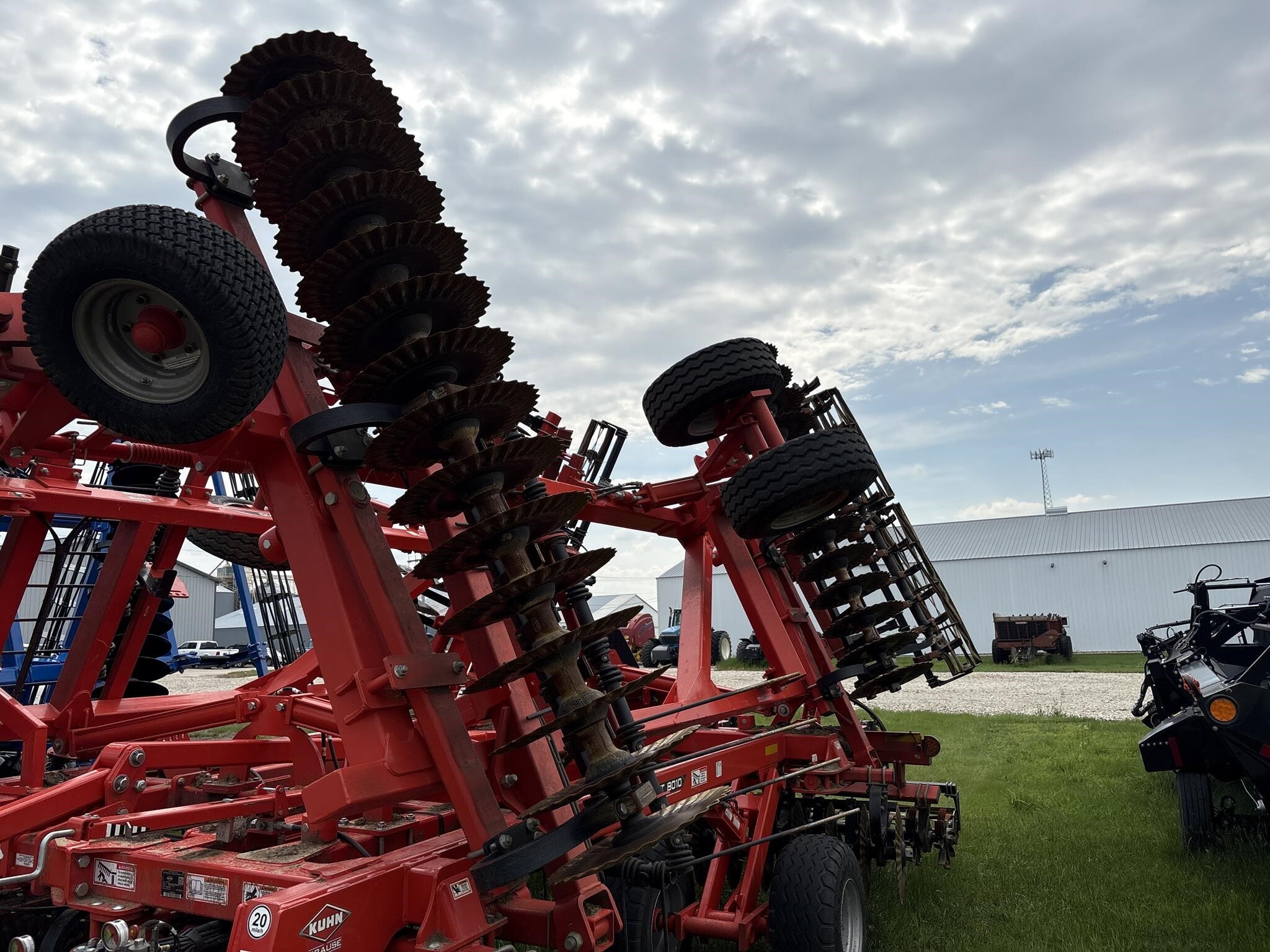 2022 Kuhn Krause 8010-30 Vertical Tillage